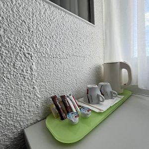 Chambre Lit King-Size avec Accès aux Personnes Handicapées
